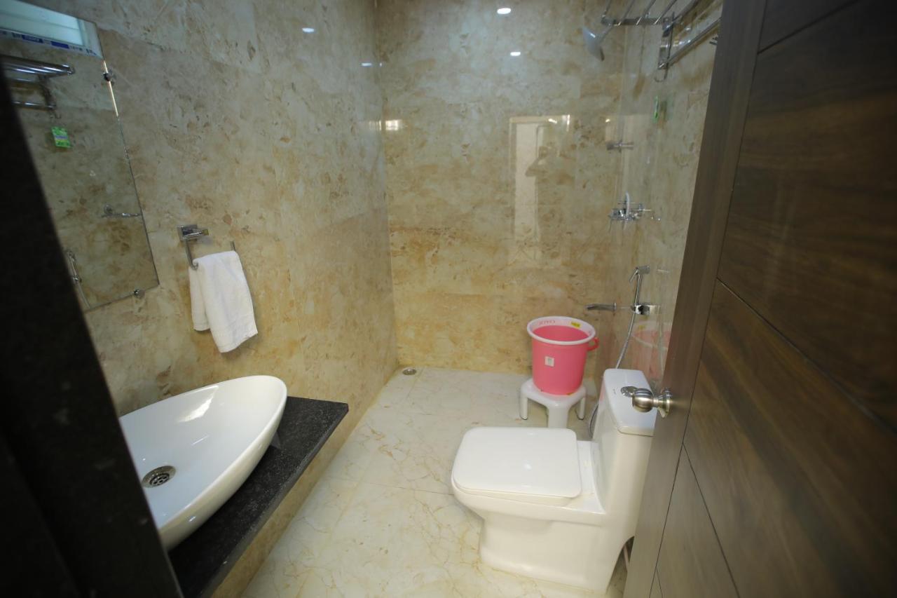 Khammam Radha Rani Residency酒店 外观 照片