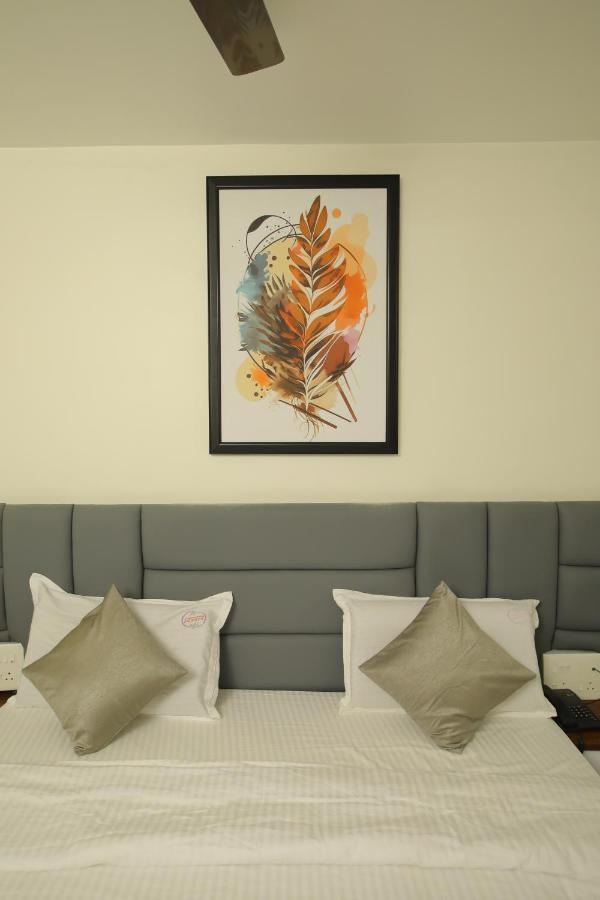 Khammam Radha Rani Residency酒店 外观 照片