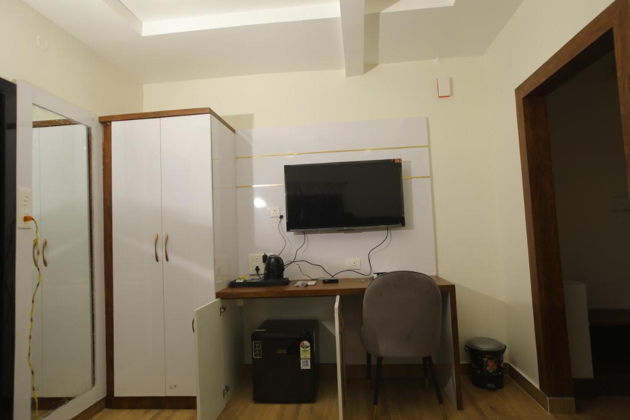 Khammam Radha Rani Residency酒店 外观 照片